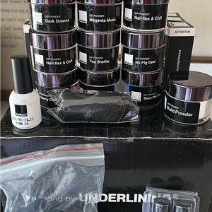 Nailboo Acrylic Dip Powder Kit.